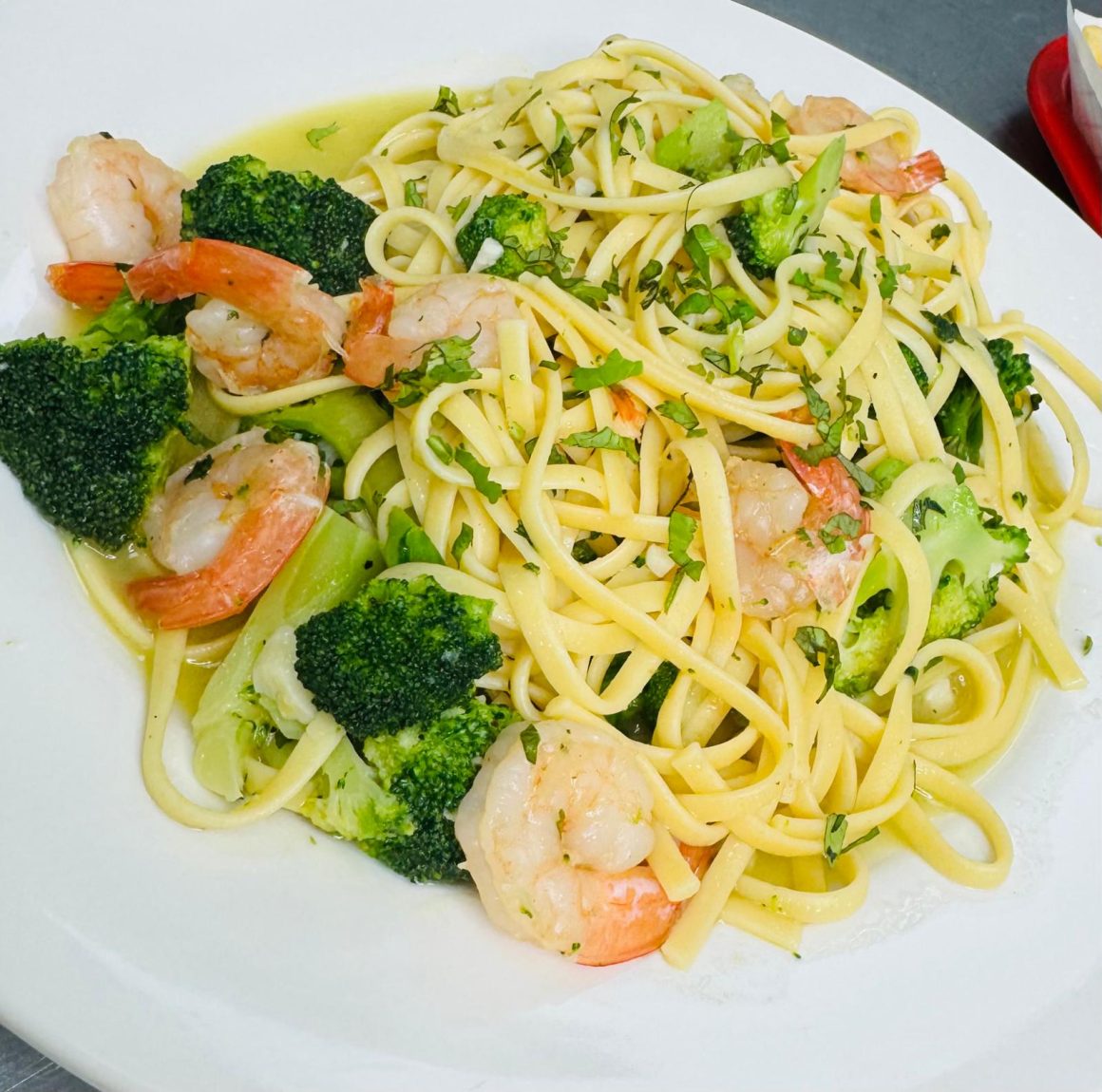 Linguini, Shrimp, Broccoli, Olive Oil & Fresh Garlic